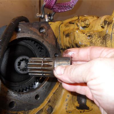Revisie van Clark transmissies - Transmission Services